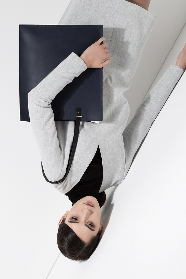 PB0110_AW2015_MODEL_AB1_32_300DPI